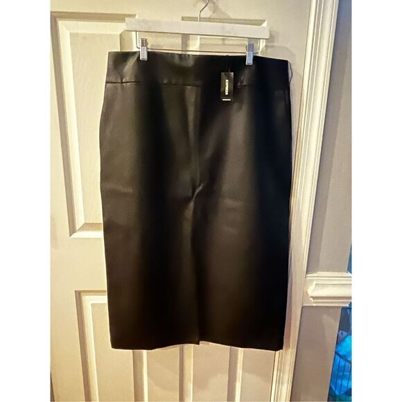 Express Black Faux Leather High Waist MIDI Skirt sz 18 NWT - Picture 2 of 10